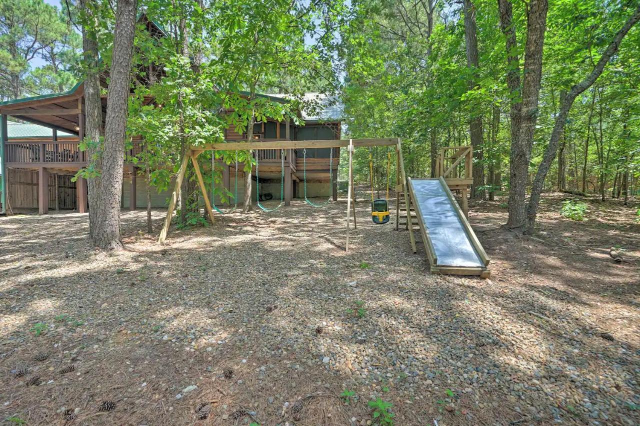 The Eastwood Spacious Retreat With 4 King En-Suites - Hot Tub - Pet-Friendly - Cozy Fire Pit - Prime Location - Multi-Family Broken Bow Exterior photo