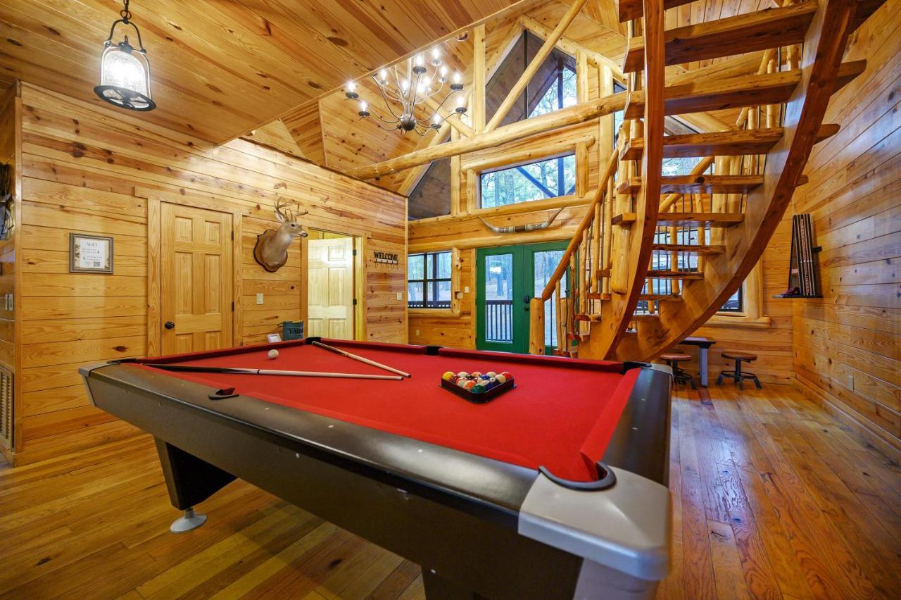 The Eastwood Spacious Retreat With 4 King En-Suites - Hot Tub - Pet-Friendly - Cozy Fire Pit - Prime Location - Multi-Family Broken Bow Exterior photo